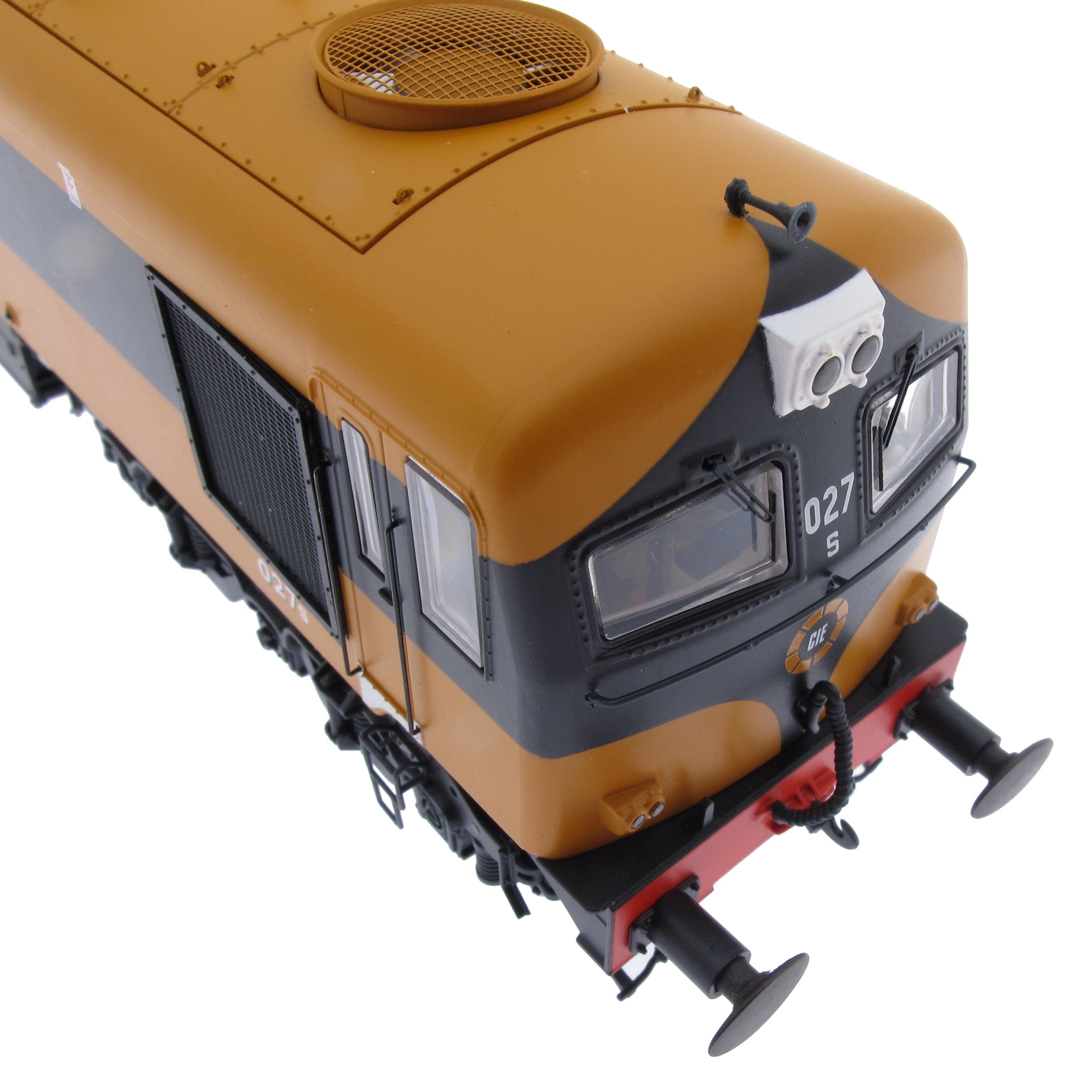 027 - Inneall Aicme - Supertrain