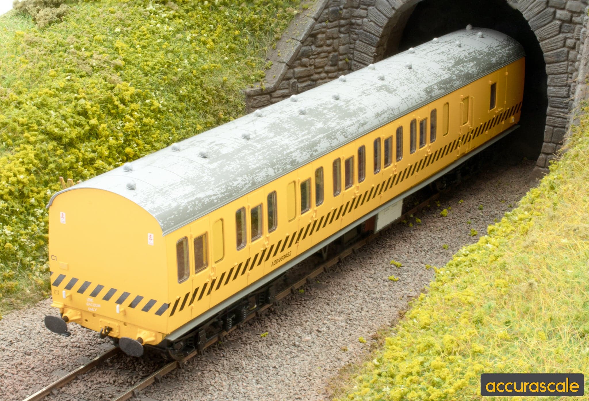 BR Mk1 57' Cóiste Neamh-Gangway - BS - BR BTU Veaineanna Uirlis: ADB963952