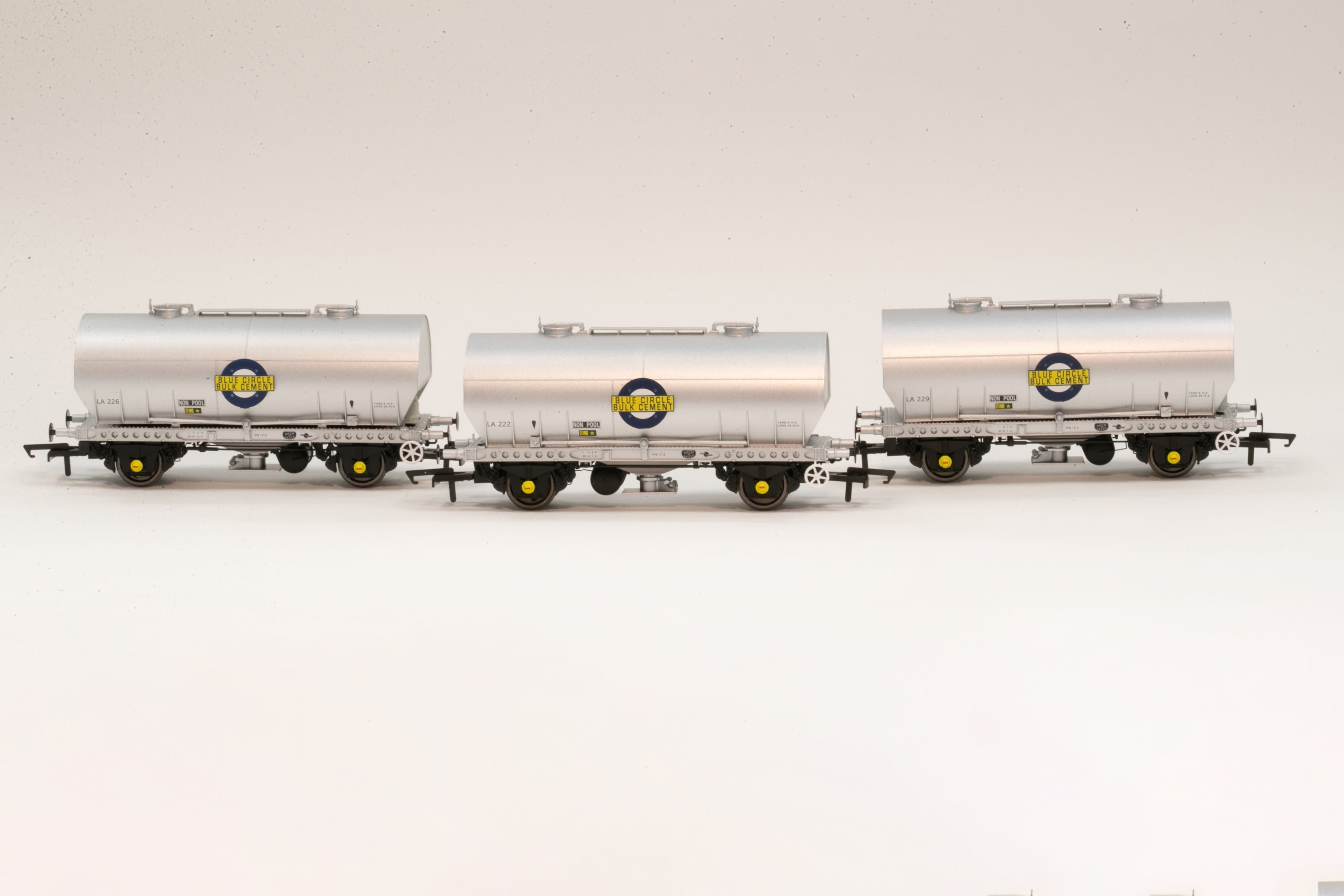 Wagon Púdar APCM Cemflo / PCV - Pacáiste Triarach - LA222, LA226, LA229 - PreTOPS